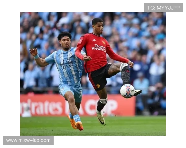 考文垂俱乐部的辉煌历程与英伦足球文化传承探索 考文垂俱乐部的辉煌历程与英伦足球文化传承探索