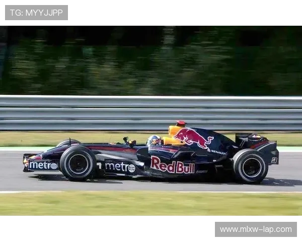 F1赛季最新动态:梅赛德斯与红牛的角逐,赛道变革与车队策略更新 F1赛季最新动态:梅赛德斯与红牛的角逐,赛道变革与车队策略更新