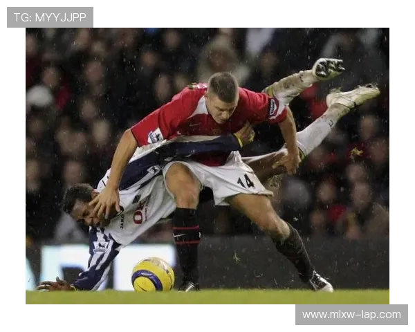 朴茨茅斯足球俱乐部历史回顾及其在英格兰足球中的地位解析