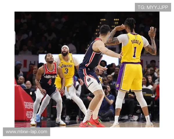 詹姆斯领衔湖人三连胜浓眉复出状态火热助力球队稳步前行