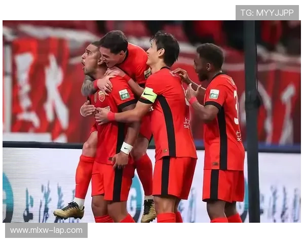 欧洲豪门鏖战再起焦点转会动向牵动足坛风云格局剧变引发热议不断