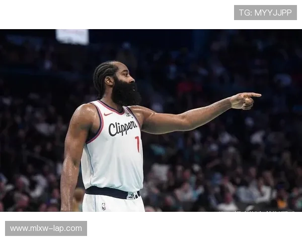 詹姆斯领衔湖人强势开局 哈登加盟76人助力球队冲击总冠军