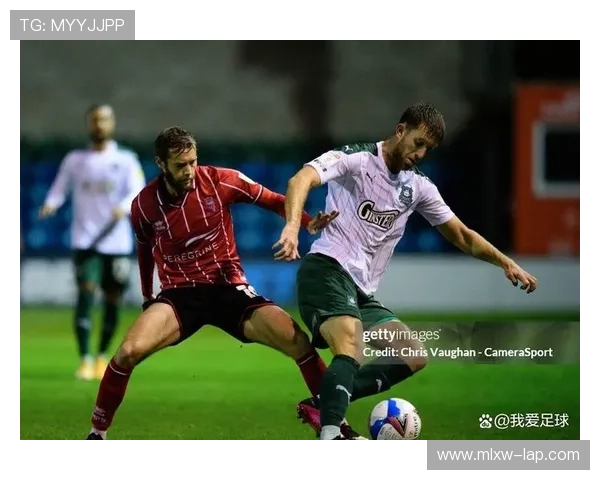 足球转会市场风云再起：豪门球队争夺顶级球员引发热议